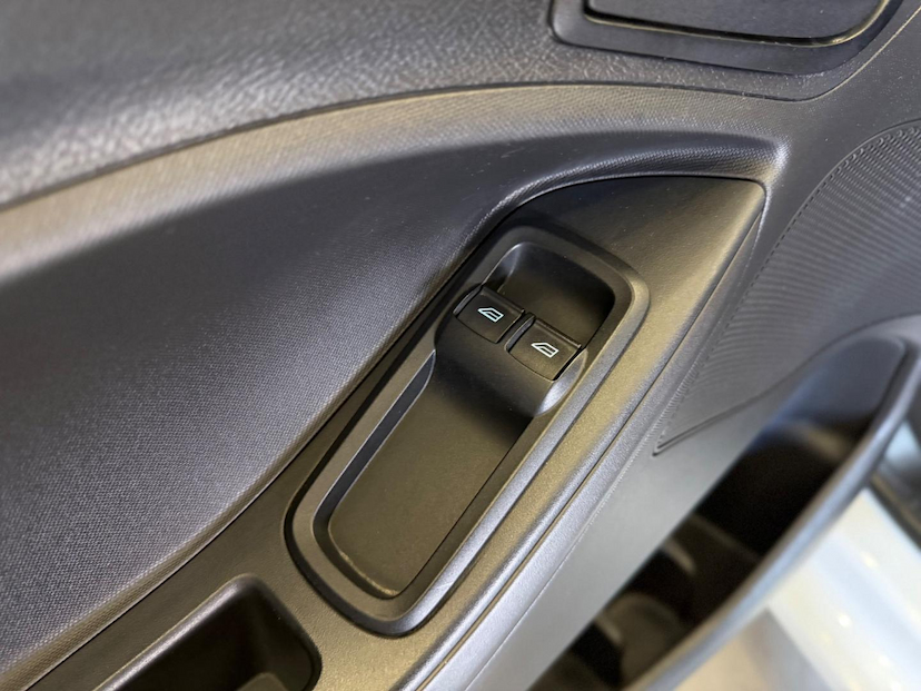 Foto do veículo FORD KA  SE 1.5 SD 2015 85.531 KM 42.900,00