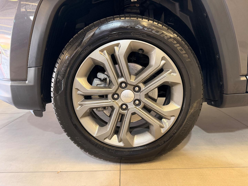 Foto do veículo JEEP COMPASS  LONG. T270 1.3 TB 4X2 FLEX AUT. 2024 27.824 KM 138.900,00