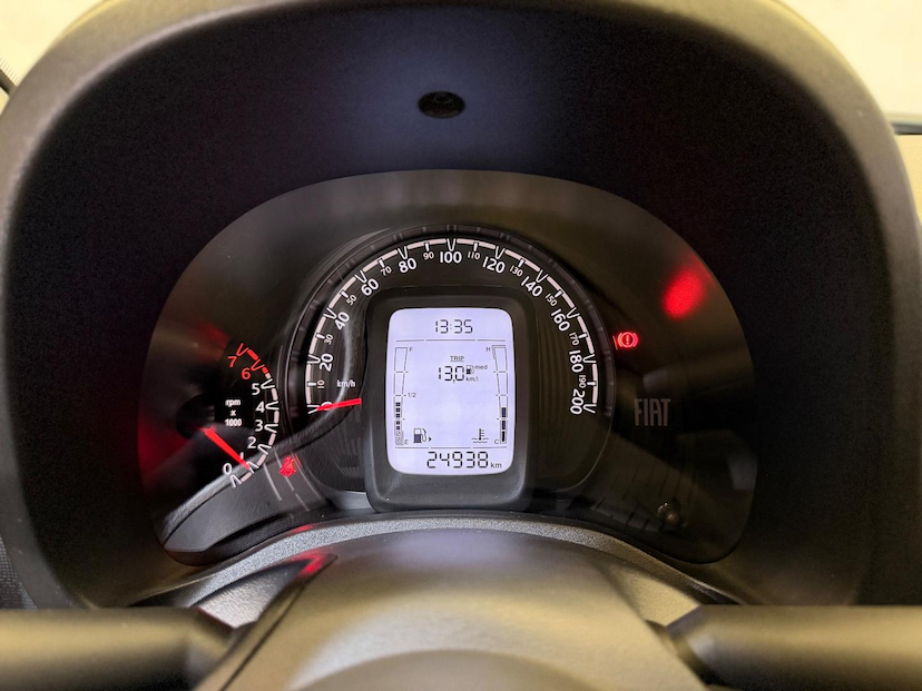 Foto do veículo FIAT MOBI  TREKKING 1.0MT 2022 24.877 KM 58.900,00
