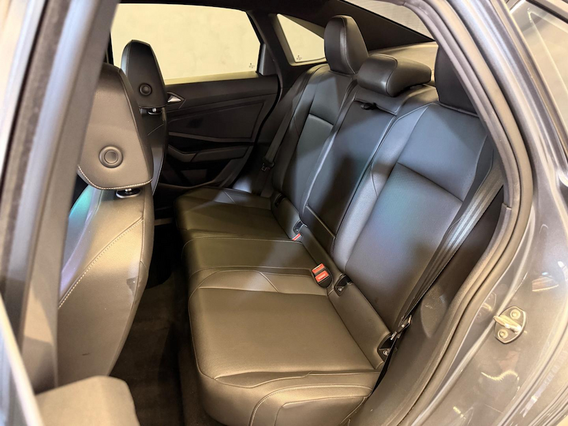 Foto do veículo VOLKSWAGEN JETTA  R-LINE 250 TSI 1.4 FLEX 16V AUT. 2019 84.320 KM 115.900,00