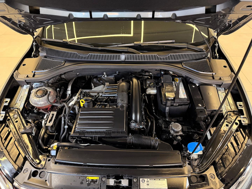 Foto do veículo VOLKSWAGEN JETTA  R-LINE 250 TSI 1.4 FLEX 16V AUT. 2019 84.320 KM 115.900,00