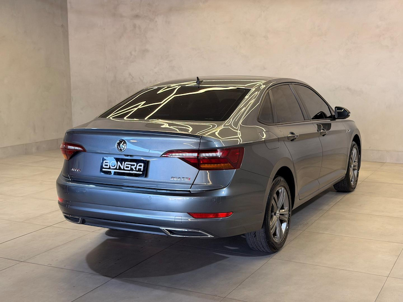Foto do veículo VOLKSWAGEN JETTA  R-LINE 250 TSI 1.4 FLEX 16V AUT. 2019 84.320 KM 115.900,00