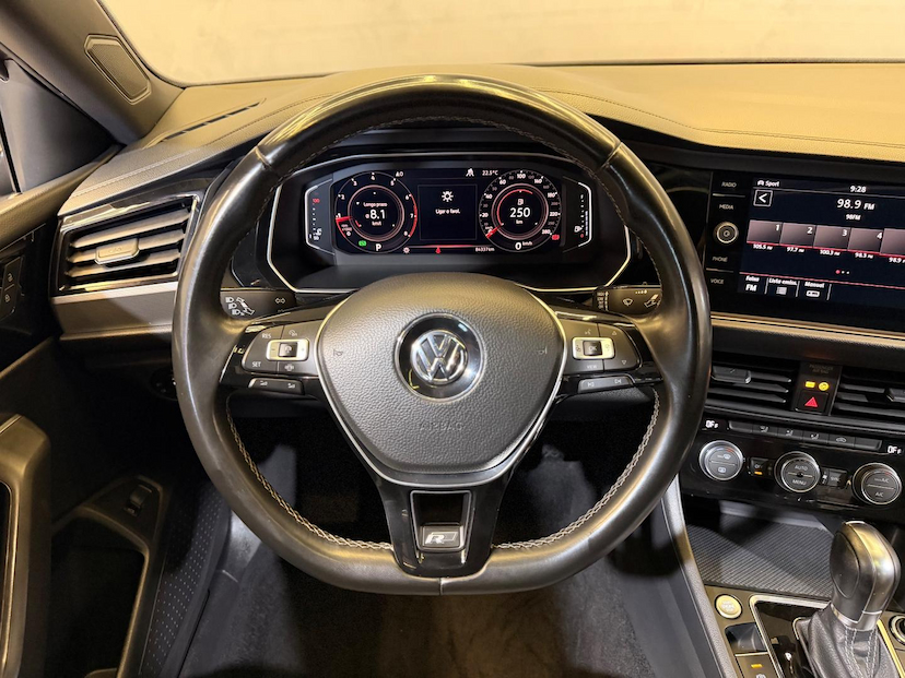 Foto do veículo VOLKSWAGEN JETTA  R-LINE 250 TSI 1.4 FLEX 16V AUT. 2019 84.320 KM 115.900,00