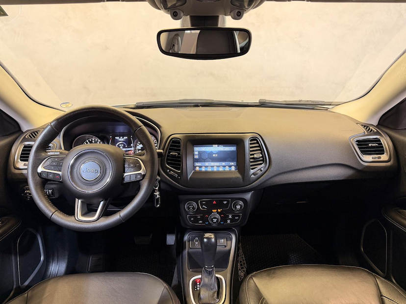 Foto do veículo JEEP COMPASS  SPORT F 2018 71.000 KM 86.900,00