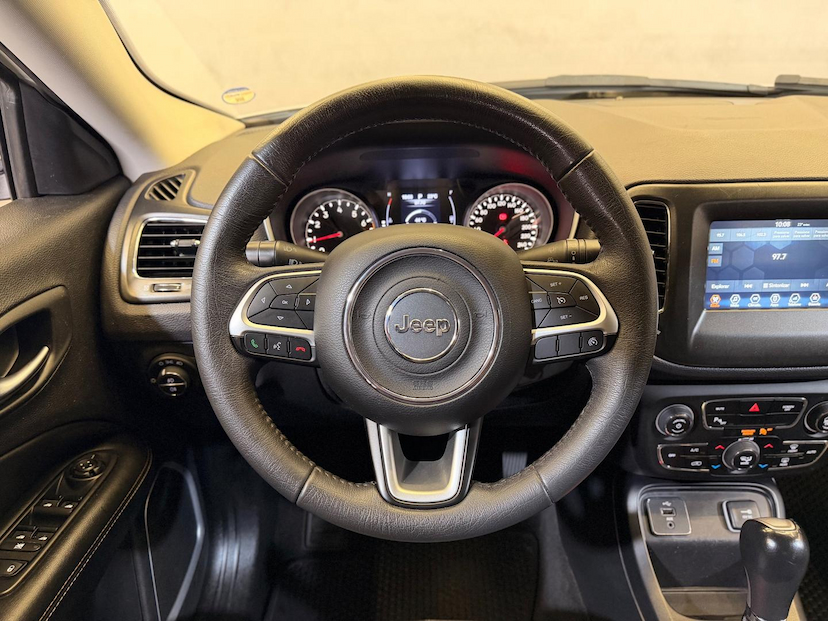 Foto do veículo JEEP COMPASS  SPORT F 2018 71.000 KM 86.900,00