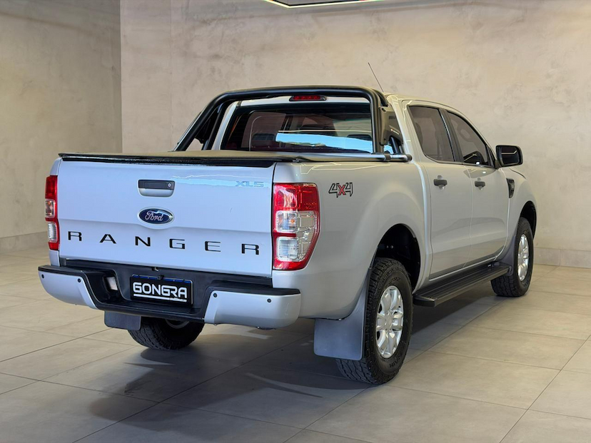 Foto do veículo FORD RANGER  XLS 3.2 20V 4X4 CD 2016 172.000 KM 114.900,00