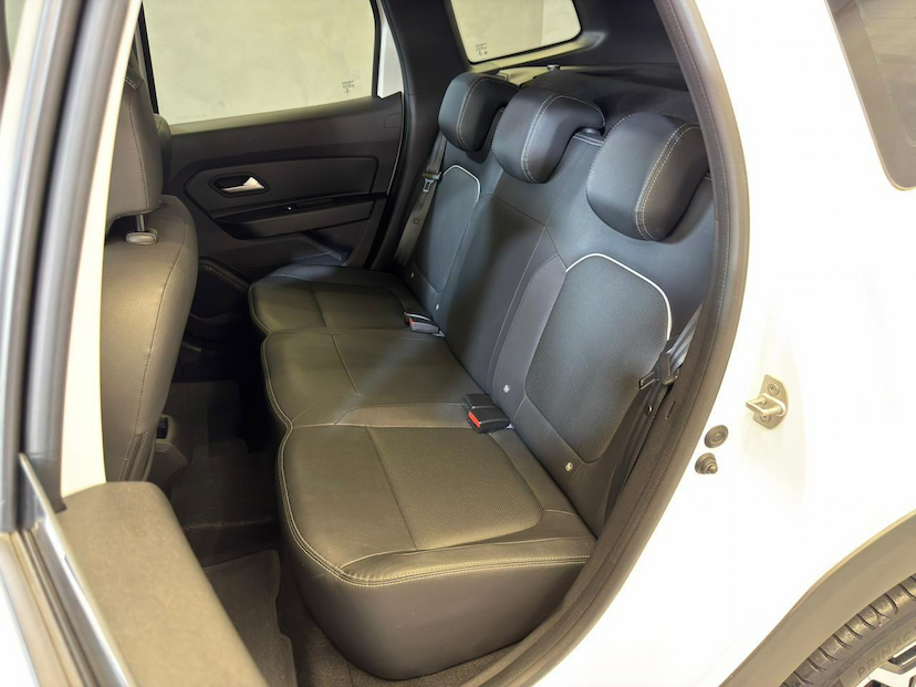 Foto do veículo RENAULT DUSTER  ICONIC 1.6 CVT FLEX 2023 34.332 KM 99.900,00