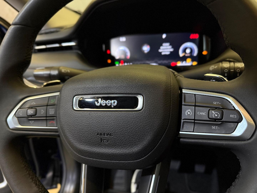 Foto do veículo JEEP COMPASS  LIMITED TF 2024 13.898 KM 166.900,00