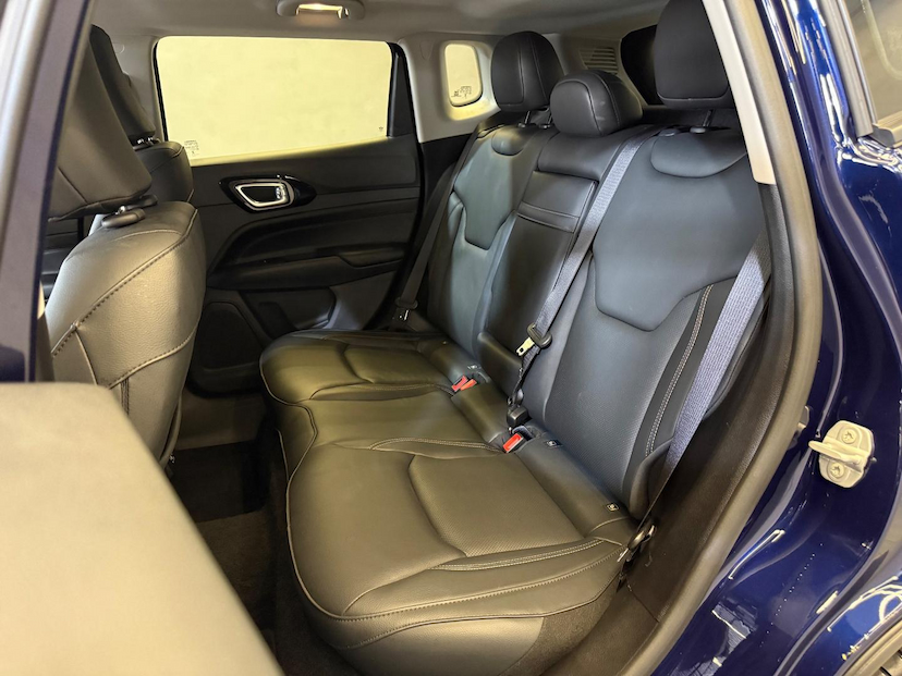 Foto do veículo JEEP COMPASS  LIMITED TF 2024 13.898 KM 166.900,00