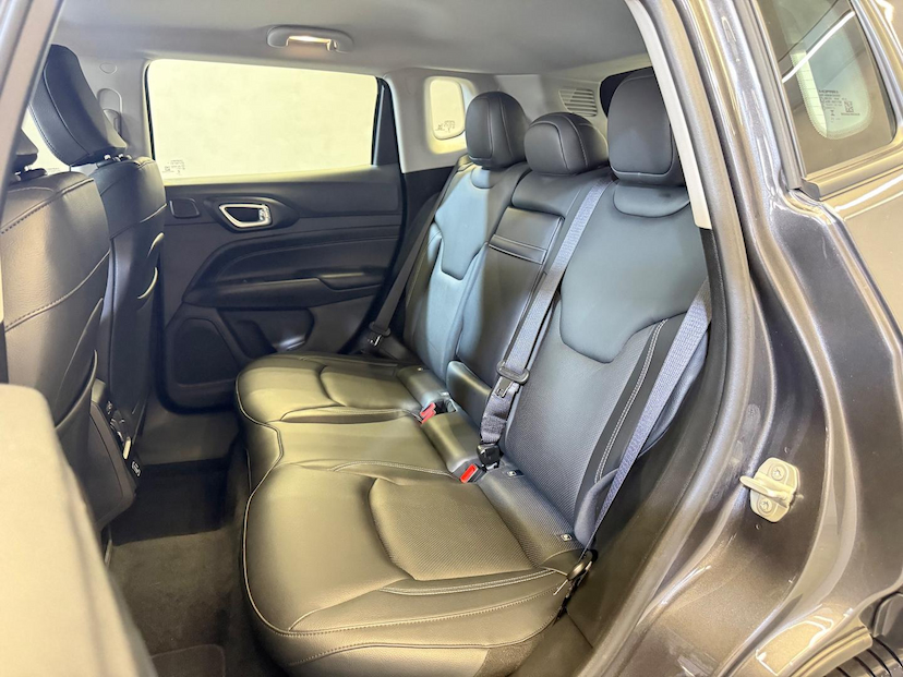 Foto do veículo JEEP COMPASS  LONG TF 2024 24.199 KM 144.900,00