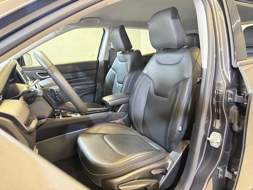 Foto do veículo JEEP COMPASS  LONG TF 2024 24.199 KM 144.900,00