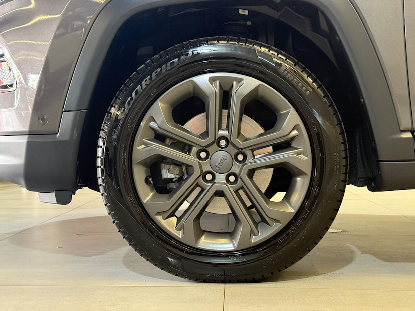 Foto do veículo JEEP COMPASS  LONG TF 2024 24.199 KM 144.900,00