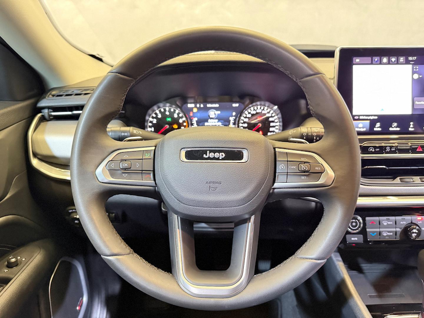 Foto do veículo JEEP COMPASS  LONG TF 2024 24.199 KM 144.900,00