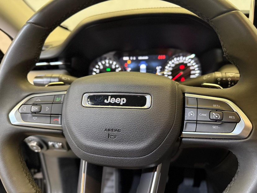 Foto do veículo JEEP COMPASS  LONG TF 2024 24.199 KM 144.900,00