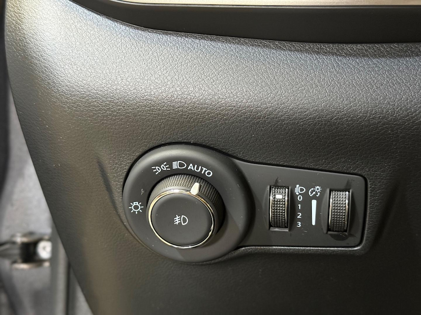 Foto do veículo JEEP COMPASS  LONG TF 2024 24.199 KM 144.900,00