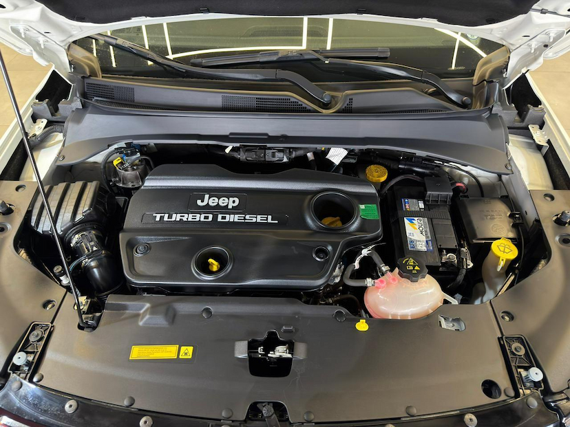 Foto do veículo JEEP COMPASS  LIMITED TD 2022 31.684 KM 154.900,00