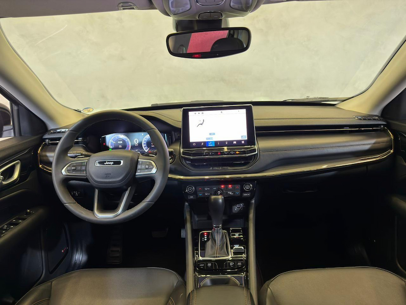 Foto do veículo JEEP COMPASS  LIMITED TD 2022 31.684 KM 154.900,00