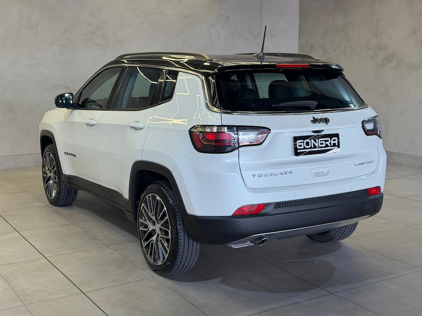 Foto do veículo JEEP COMPASS  LIMITED TD 2022 31.684 KM 154.900,00