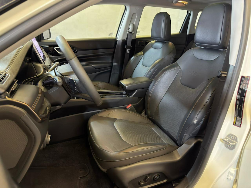 Foto do veículo JEEP COMPASS  LIMITED TD 2022 31.684 KM 154.900,00