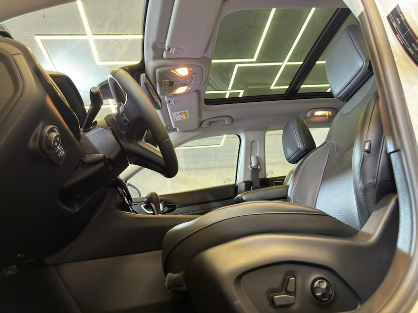 Foto do veículo JEEP COMPASS  LIMITED TD 2022 31.684 KM 154.900,00