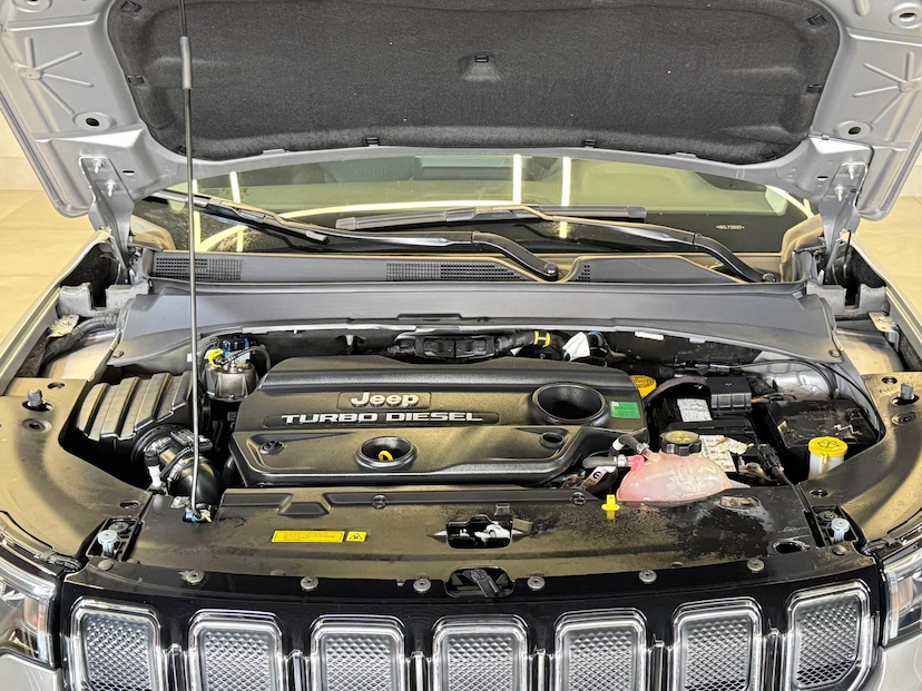 Foto do veículo JEEP COMPASS  LIMITED TD 2022 16.956 KM 156.900,00