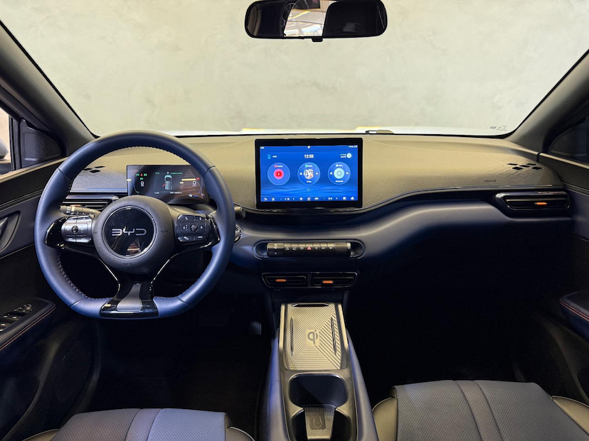 Foto do veículo BYD DOLPHIN  MINI 2026 18.700 KM 112.900,00