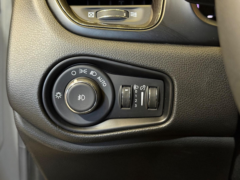 Foto do veículo JEEP RENEGADE  LGTD T270 2024 26.443 KM 119.900,00