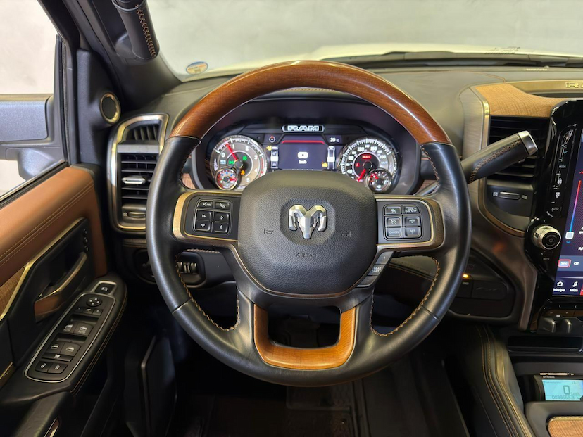 Foto do veículo RAM 3500  LONGHORN 6.7D 2022 38.630 KM 388.900,00