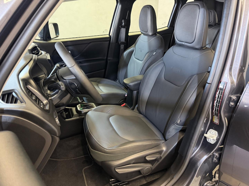 Foto do veículo JEEP RENEGADE  LGTD T270 2024 24.446 KM 119.900,00