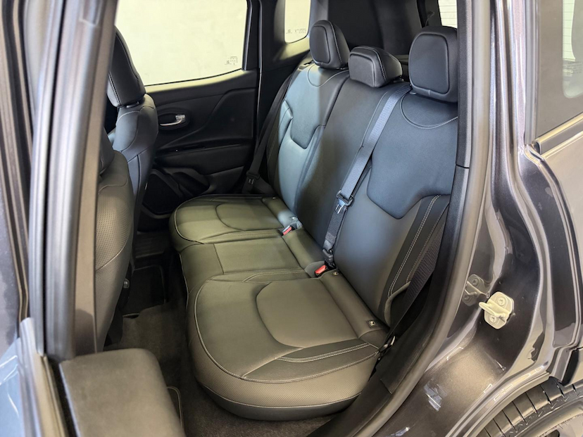 Foto do veículo JEEP RENEGADE  LGTD T270 2024 24.446 KM 119.900,00