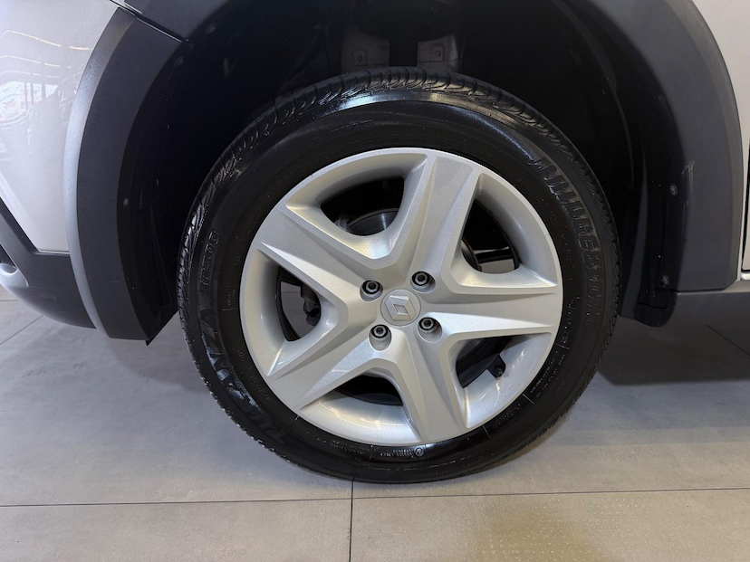Foto do veículo RENAULT SANDERO  ZEN 1.6 MANUAL 2021 47.800 KM 64.900,00