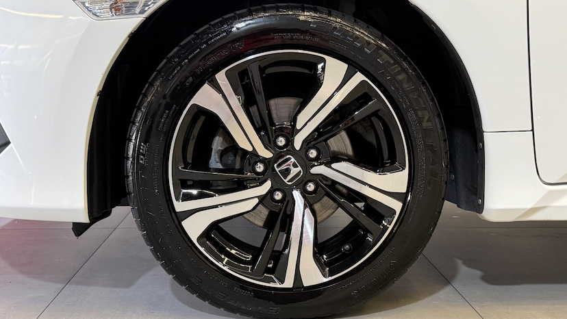 Foto do veículo HONDA CIVIC  EX CVT 2018 86.312 KM 114.900,00