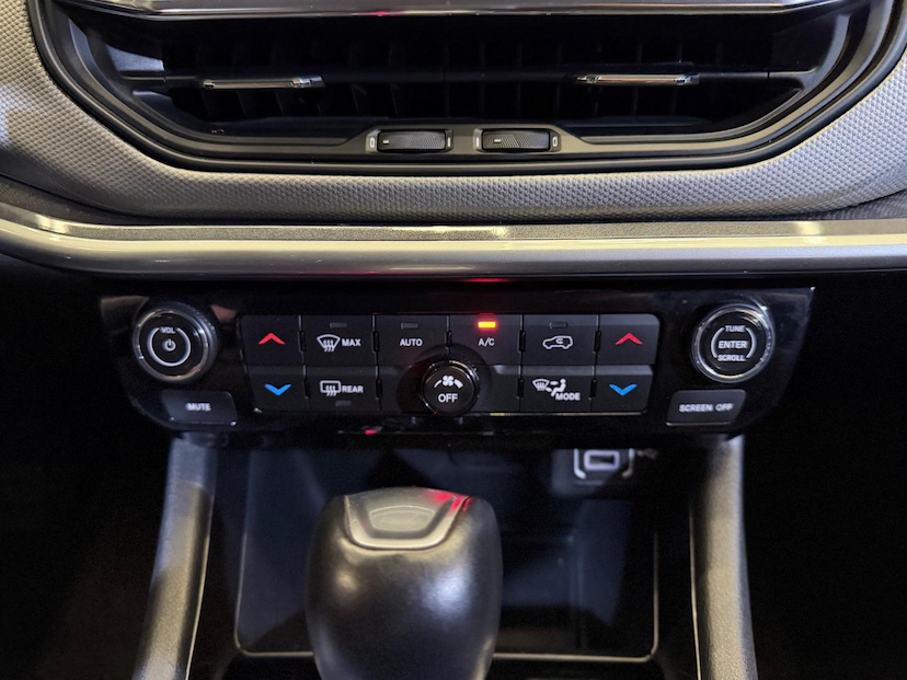 Foto do veículo JEEP COMPASS  LONG TF 2022 35.332 KM 125.900,00