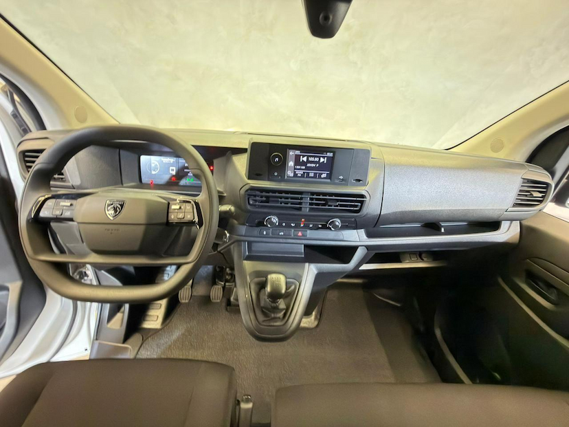 Foto do veículo PEUGEOT EXPERT  CARGO 2025 5.634 KM 169.900,00
