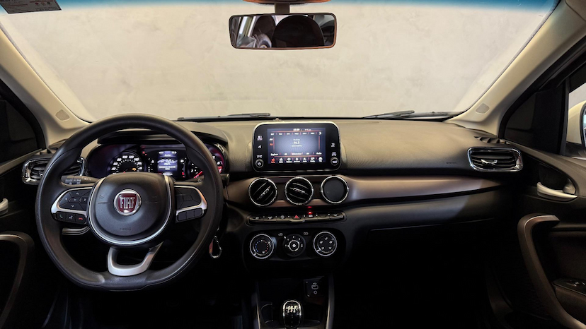 Foto do veículo FIAT CRONOS  PREC 1.8 2019 95.405 KM 66.900,00