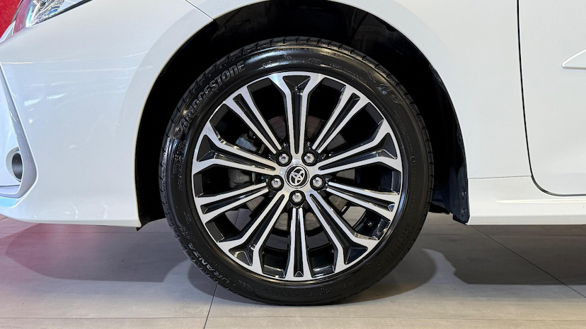 Foto do veículo TOYOTA COROLLA  ALTIS 20 2020 42.000 KM 138.900,00