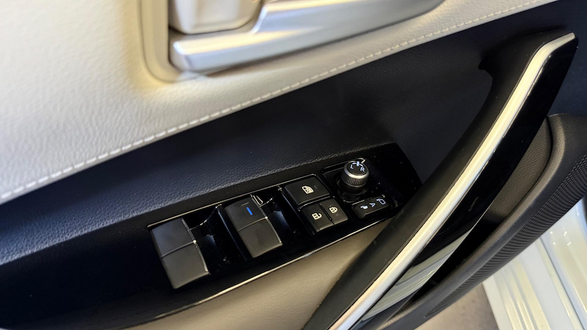 Foto do veículo TOYOTA COROLLA  ALTIS 20 2020 42.000 KM 138.900,00