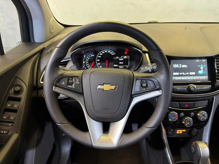 Foto do veículo CHEVROLET TRACKER  LTZ 1.4 AUTOMATICO 2017 71.313 KM 84.900,00