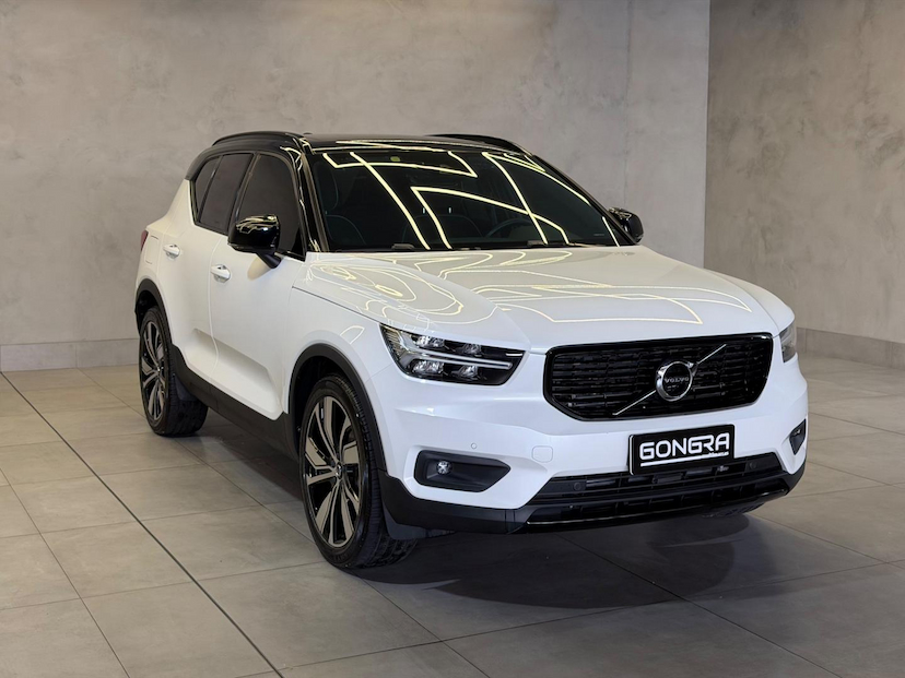 Foto do veículo VOLVO XC40 XC 40 T-5 HÍBRIDO R-DESIGN 1.5 262CV FWD 2022 41.400 KM 194.900,00