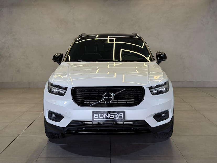 Foto do veículo VOLVO XC40 XC 40 T-5 HÍBRIDO R-DESIGN 1.5 262CV FWD 2022 41.400 KM 194.900,00