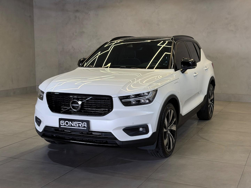 Foto do veículo VOLVO XC40 XC 40 T-5 HÍBRIDO R-DESIGN 1.5 262CV FWD 2022 41.400 KM 194.900,00