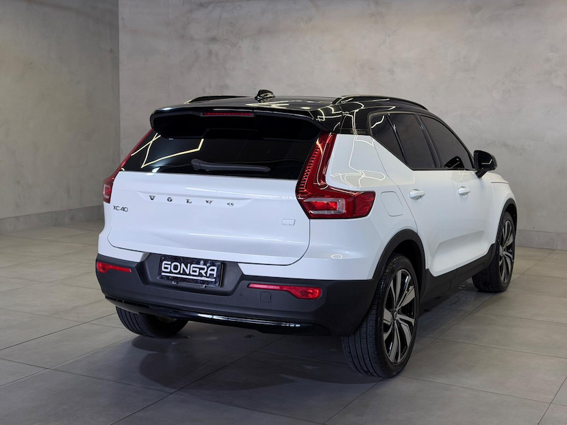 Foto do veículo VOLVO XC40 XC 40 T-5 HÍBRIDO R-DESIGN 1.5 262CV FWD 2022 41.400 KM 194.900,00