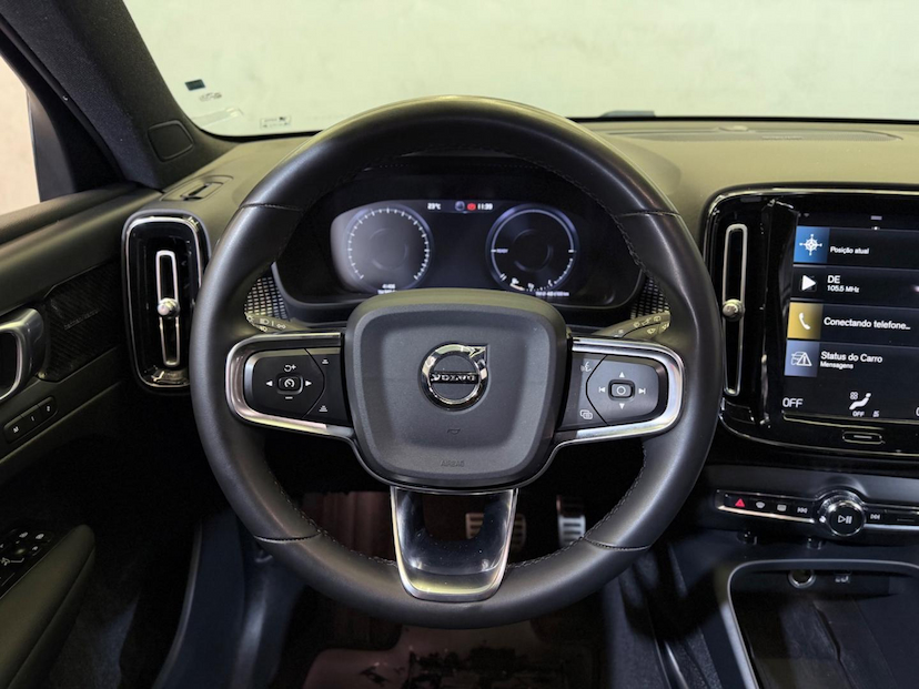 Foto do veículo VOLVO XC40 XC 40 T-5 HÍBRIDO R-DESIGN 1.5 262CV FWD 2022 41.400 KM 194.900,00