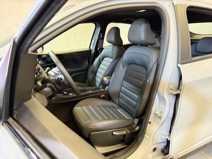 Foto do veículo FIAT FASTBACK  ABARTH 270 2025 13.631 KM 142.900,00