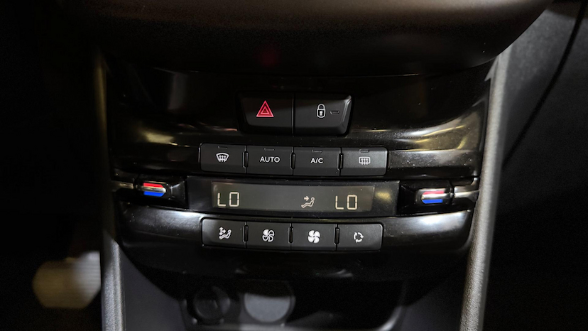 Foto do veículo PEUGEOT 2008  GRIFFE 1.6 TURBO FLEX 16V 5P AUT. 2020 27.447 KM 81.900,00