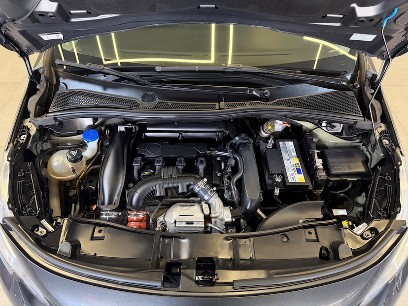 Foto do veículo PEUGEOT 2008  GRIFFE 1.6 TURBO FLEX 16V 5P AUT. 2020 27.447 KM 81.900,00
