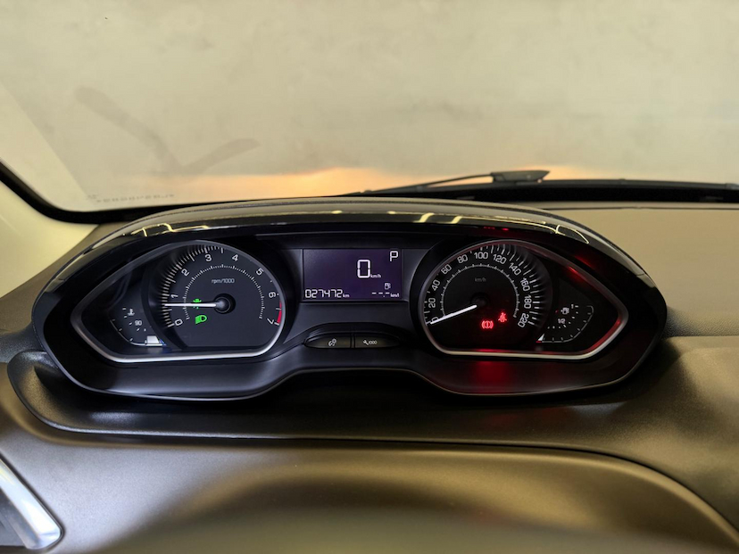 Foto do veículo PEUGEOT 2008  GRIFFE 1.6 TURBO FLEX 16V 5P AUT. 2020 27.447 KM 81.900,00