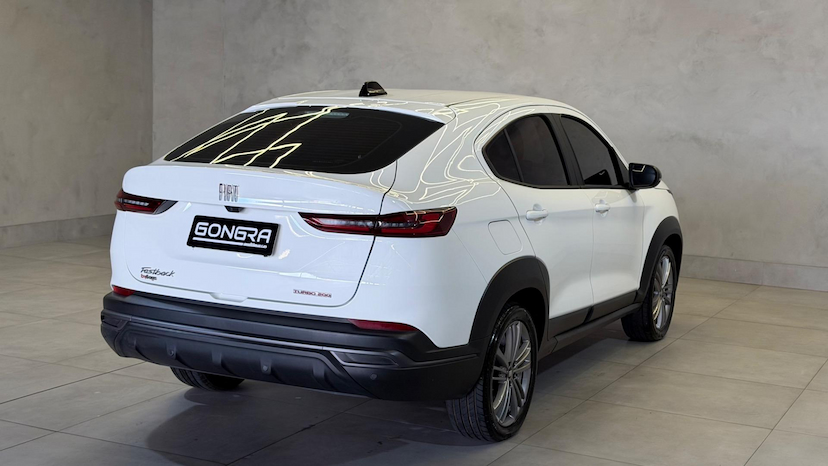 Foto do veículo FIAT FASTBACK  DRIVE 2024 18.834 KM 105.900,00