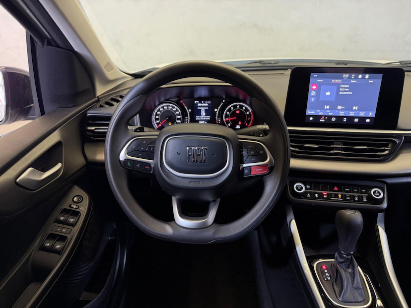 Foto do veículo FIAT FASTBACK  DRIVE 2024 18.834 KM 105.900,00