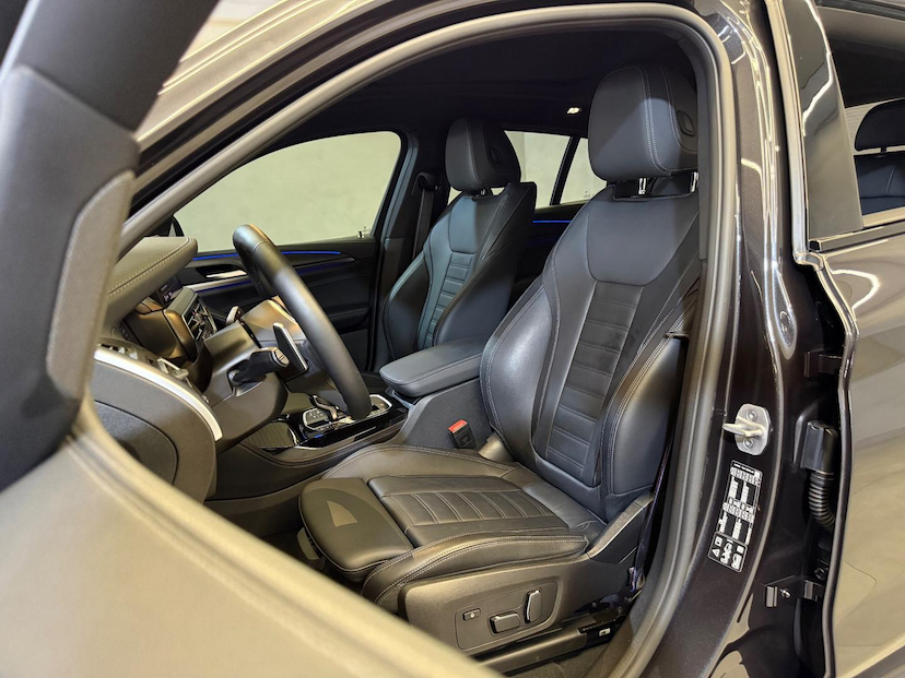 Foto do veículo BMW X4  XDRIVE 20I M-SPORT 2.0 TB 184CV AUT 2025 13.671 KM 389.900,00